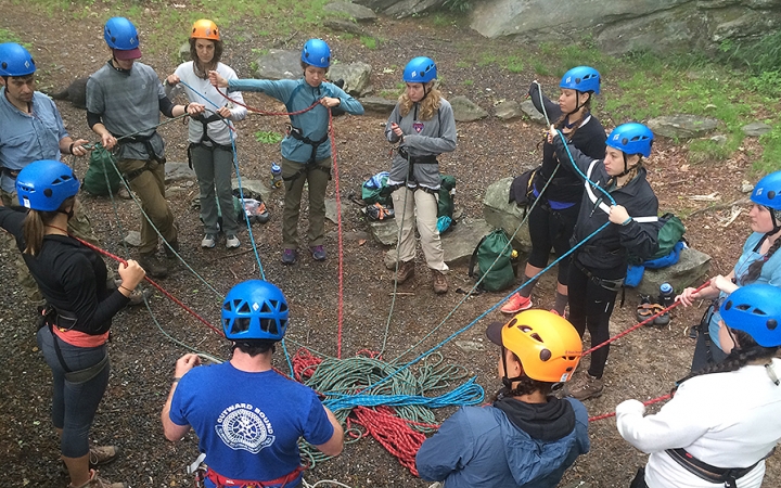 outdoor rock climbing classes